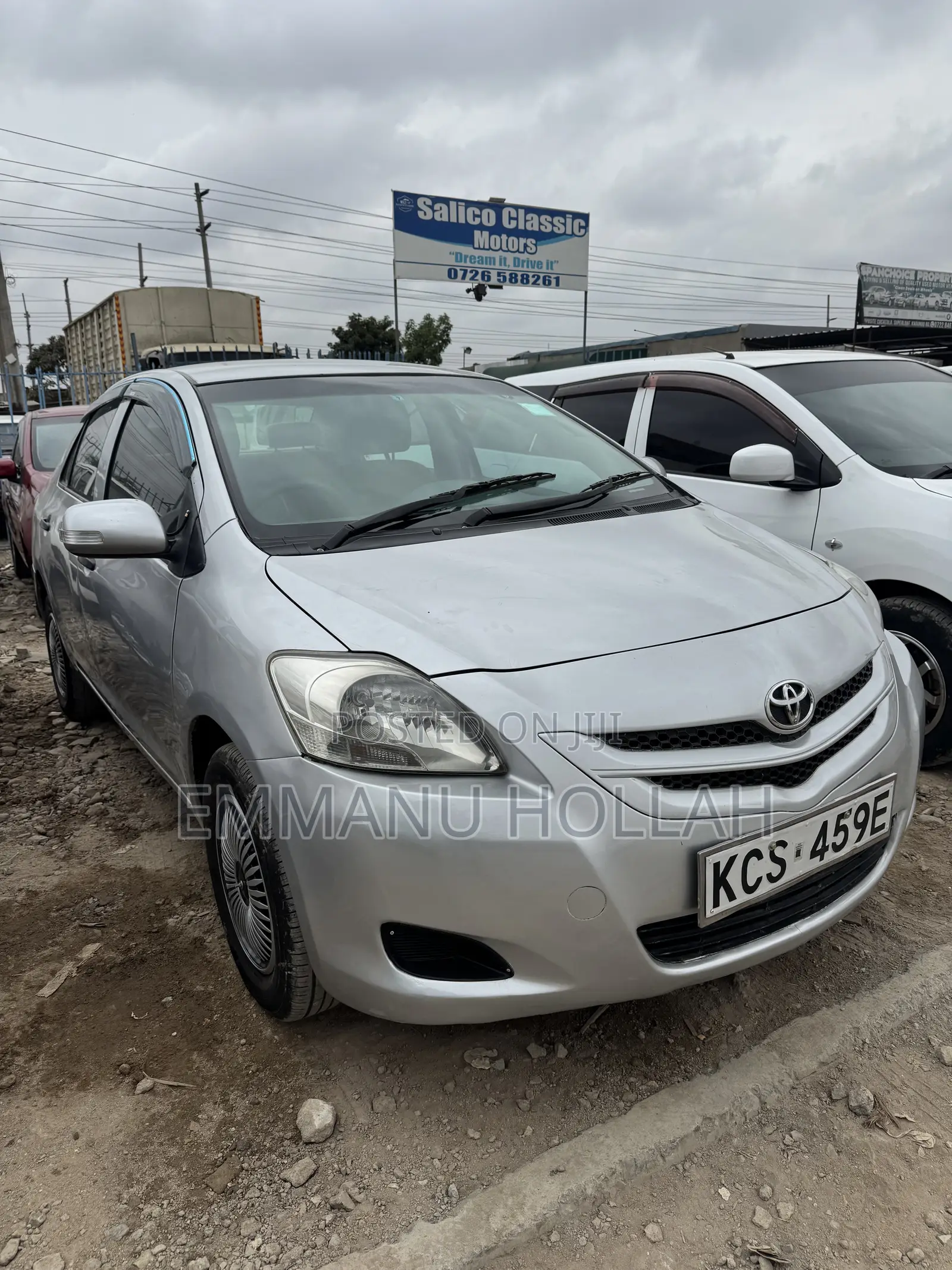 Toyota Belta 2011 Silver