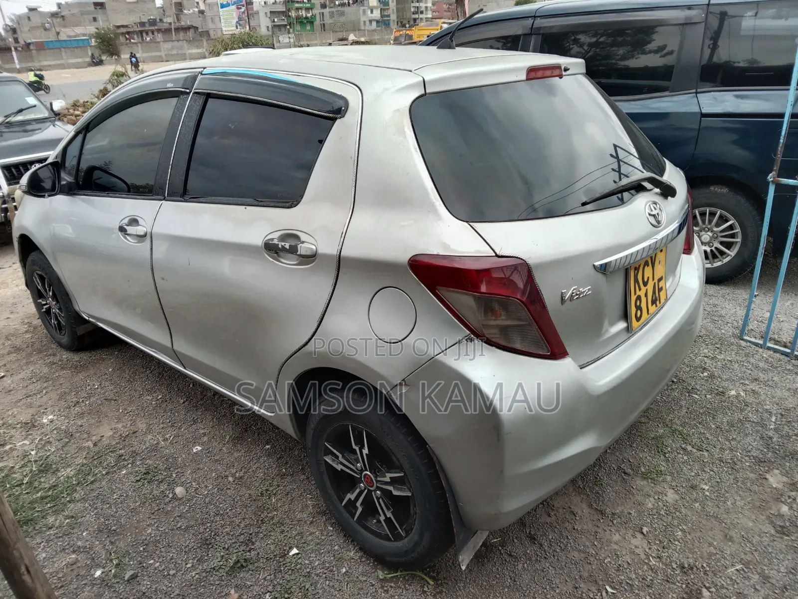 Toyota Vitz 2012 Silver