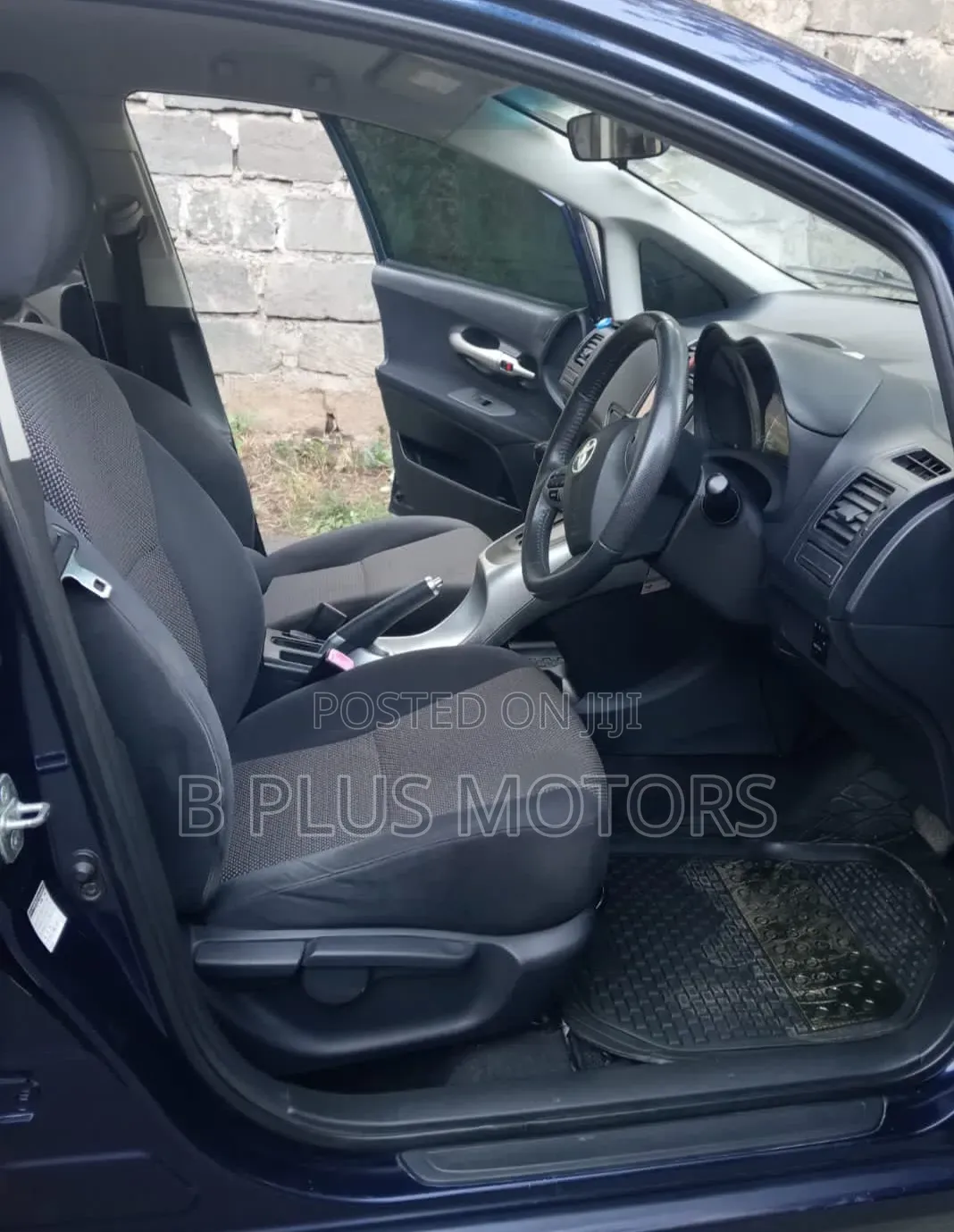 Toyota Auris 2012 Blue