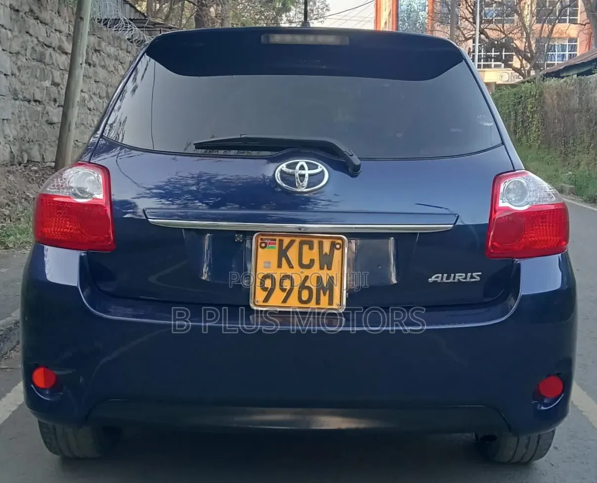 Toyota Auris 2012 Blue