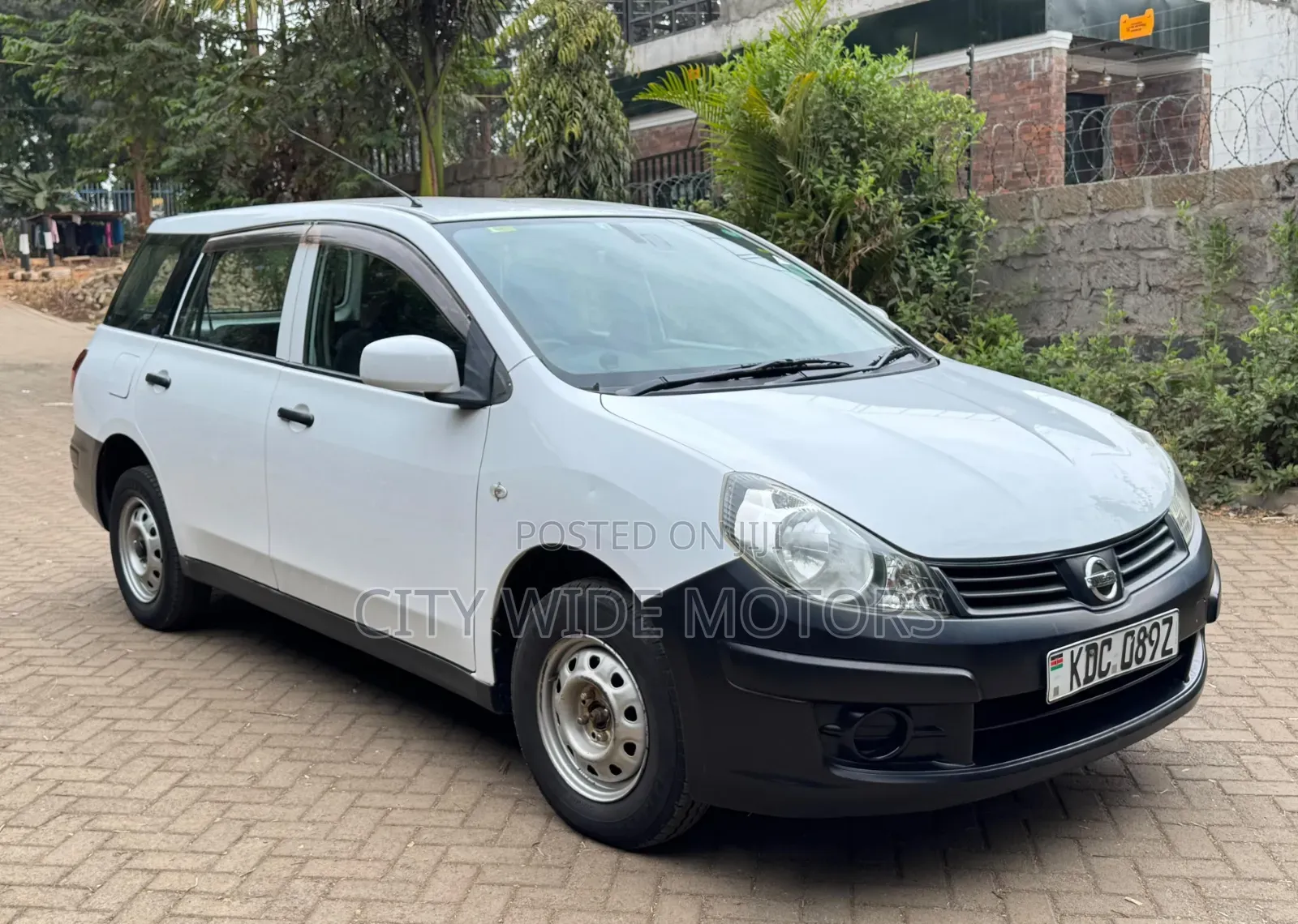 Nissan Advan 2014 White