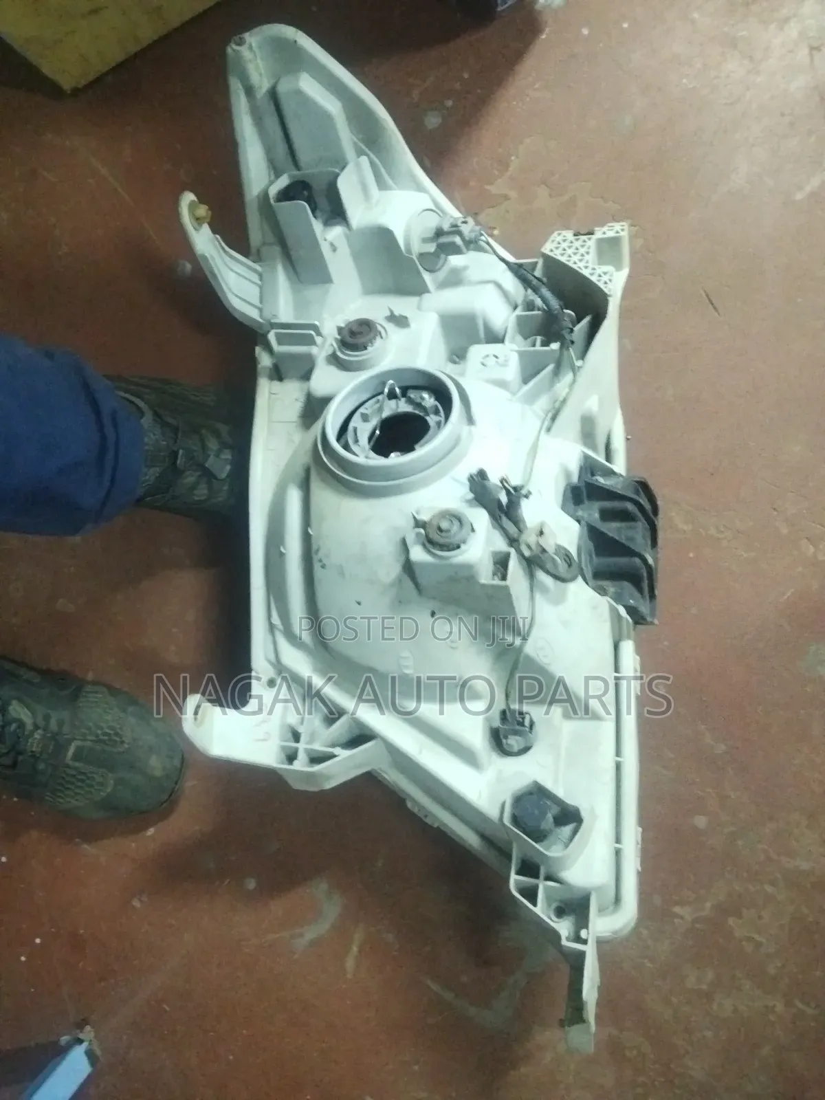 Vigo Hillix 2012 Headlight Non Xenon