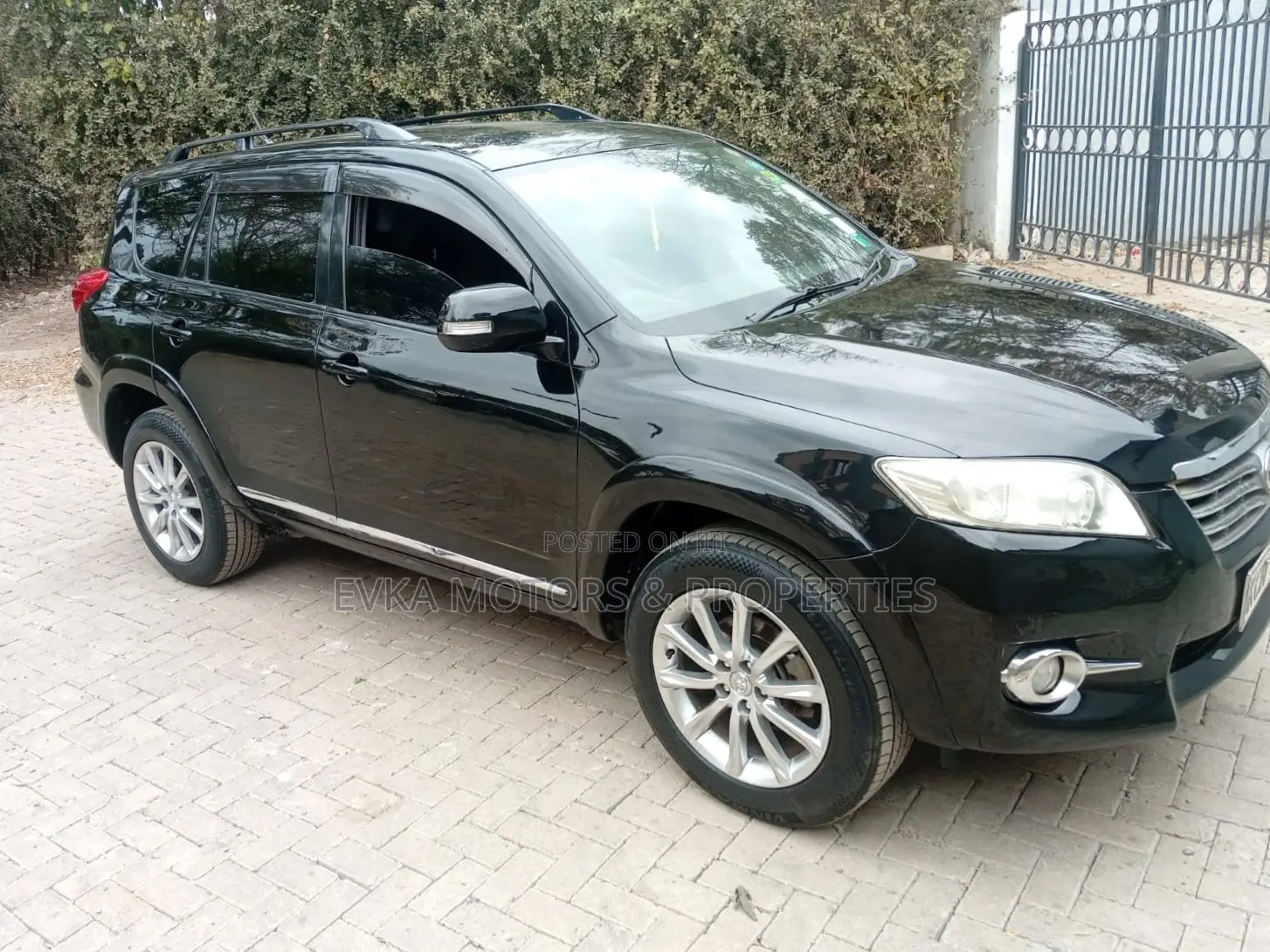 Toyota Vanguard 2010 Black