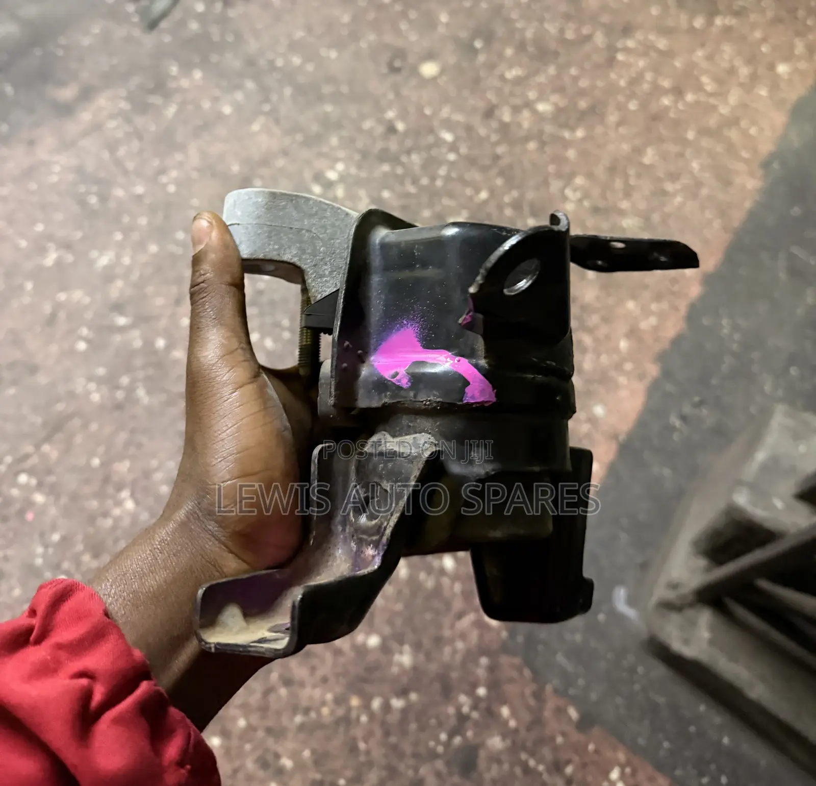 Noah Voxy Engine Mounting