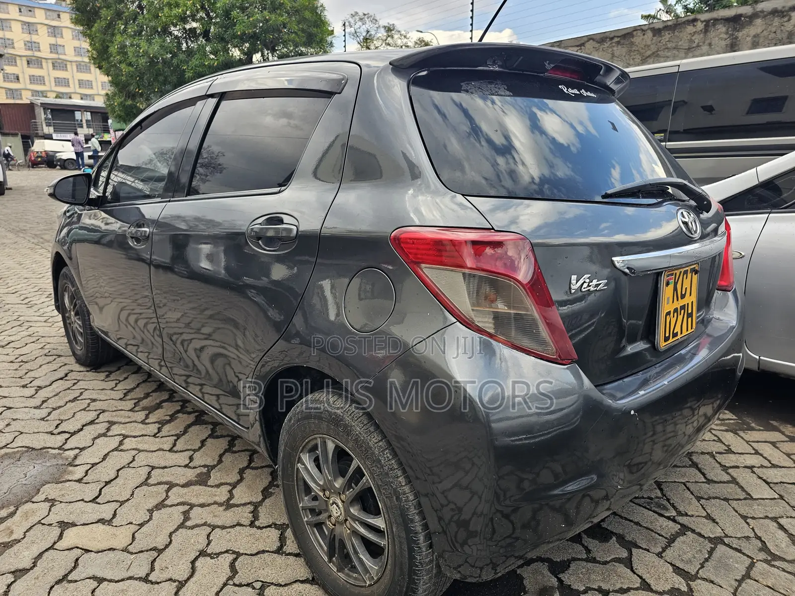 Toyota Vitz 2011 Gray