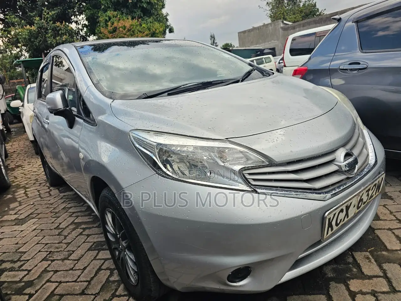 Nissan Note 2012 Silver