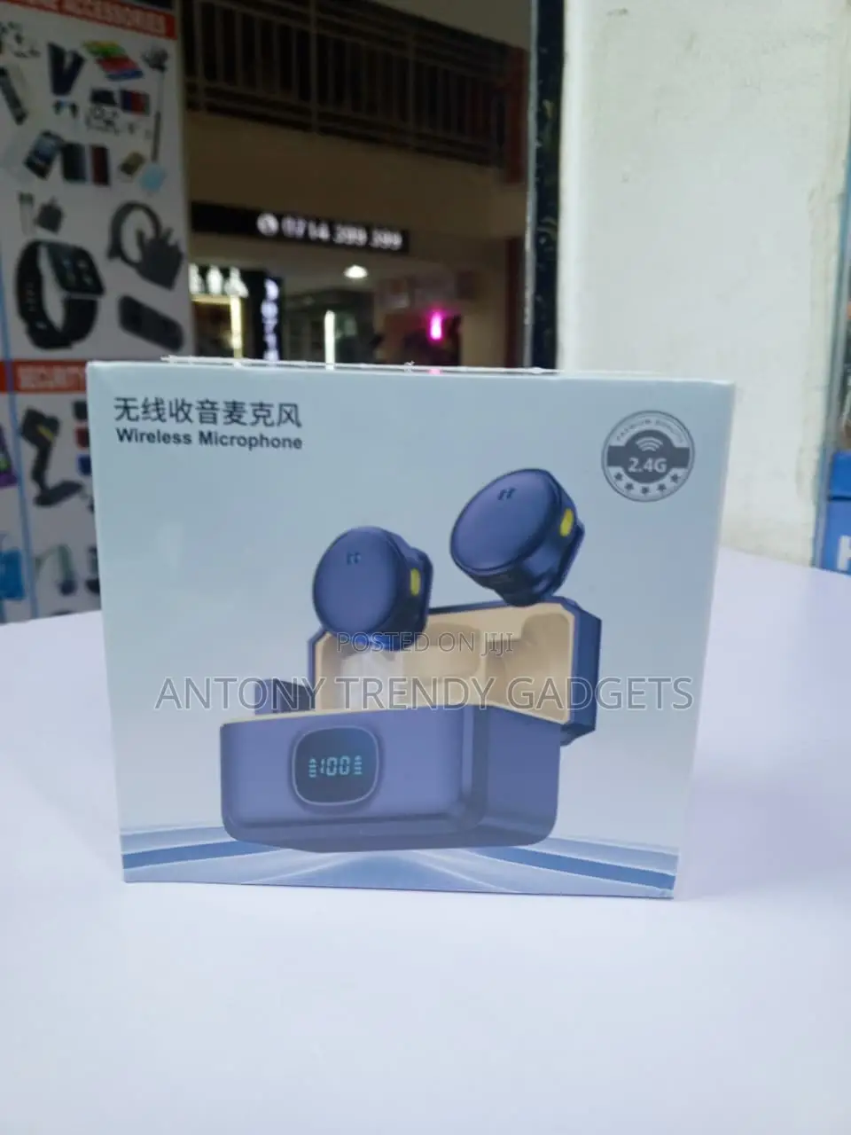 Professional Dual Wireless Microphone With Magnetic Clip 30H Battery