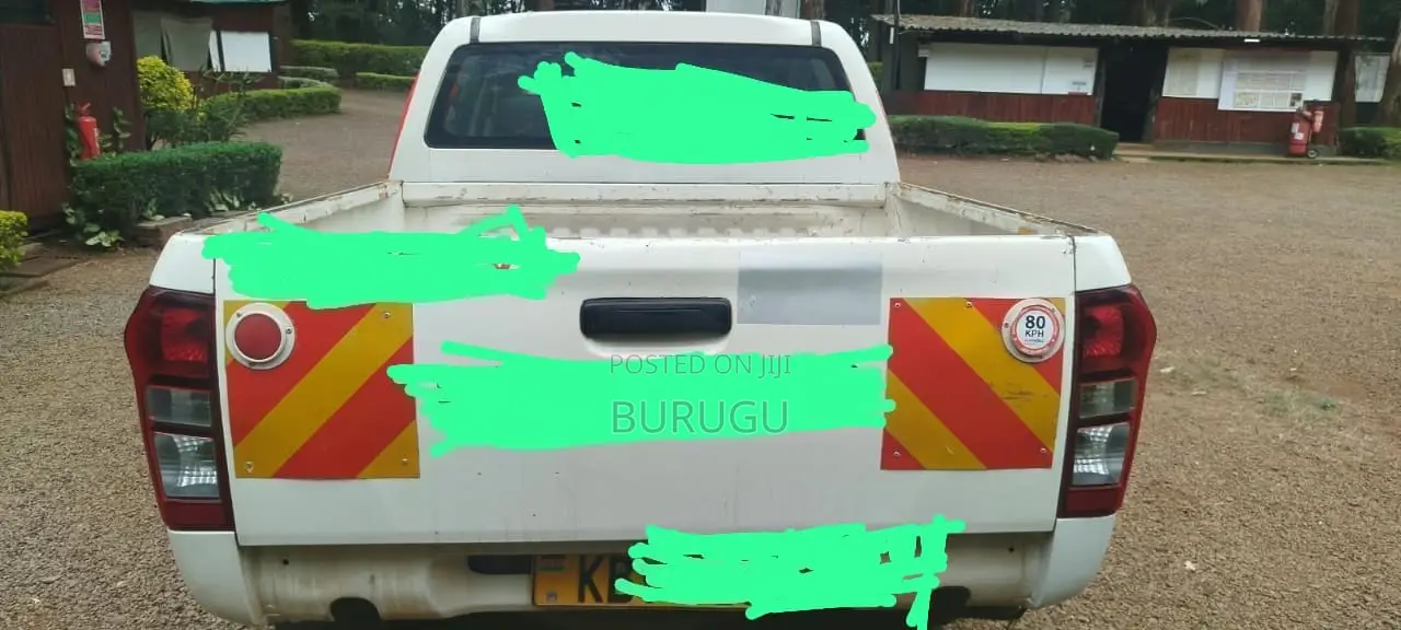 Isuzu D-MAX 2013 White