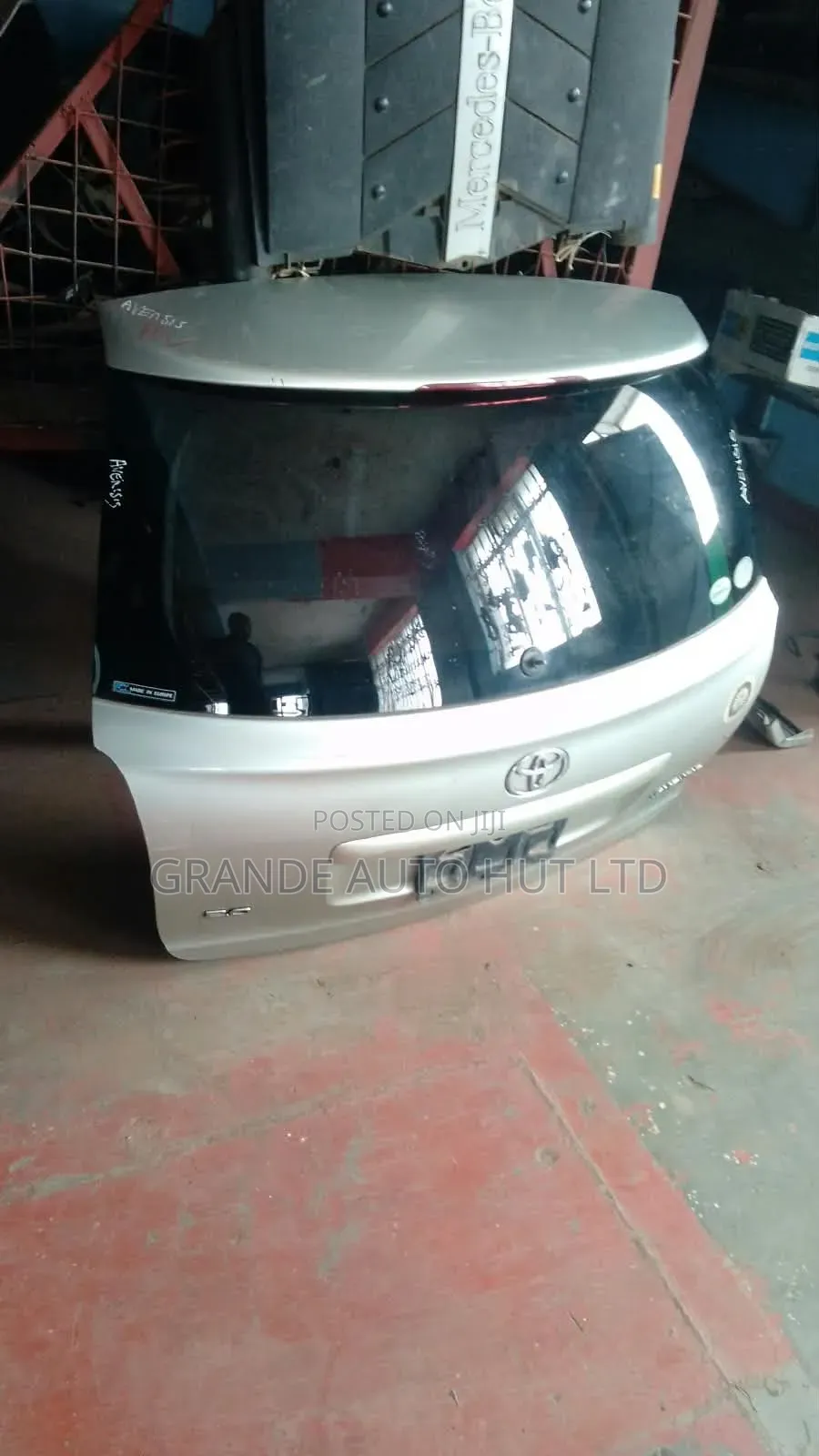 Toyota Avensis Boot/Tailgate