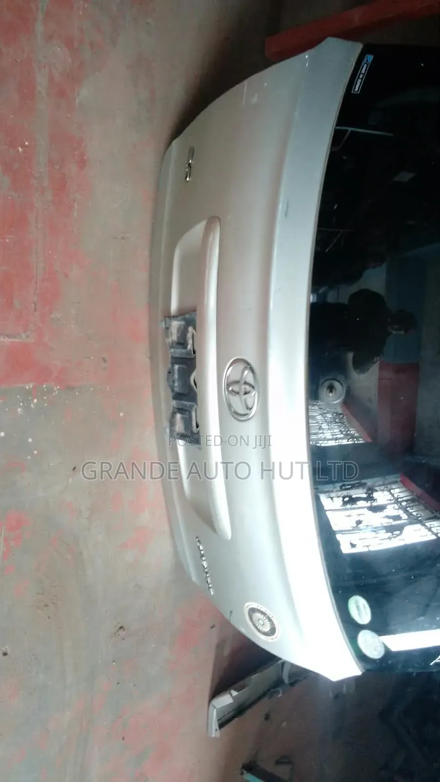 Toyota Avensis Boot/Tailgate