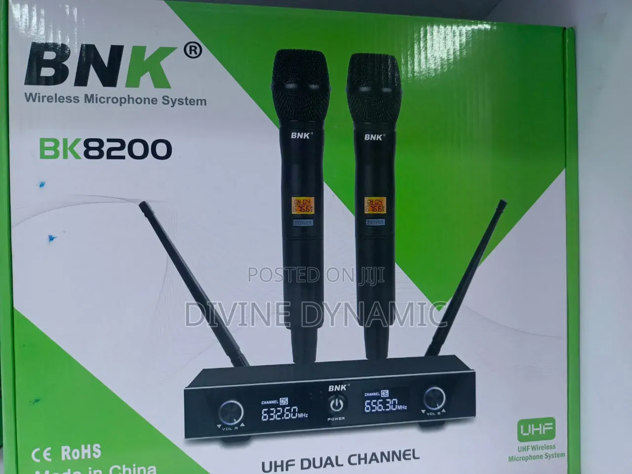 BNK Wireless Microphone 8200