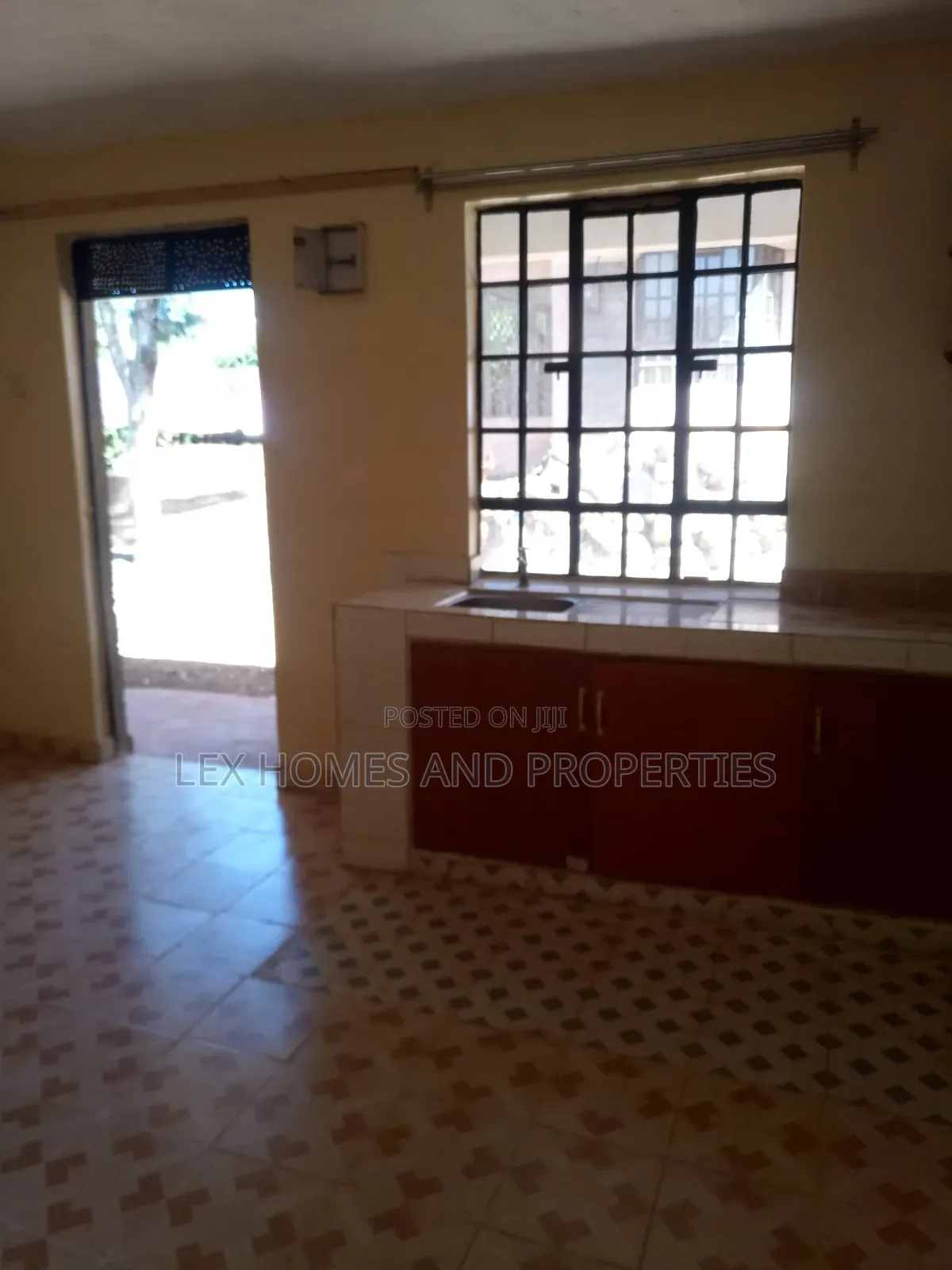 Mini Flat in Maasai Lodge for rent