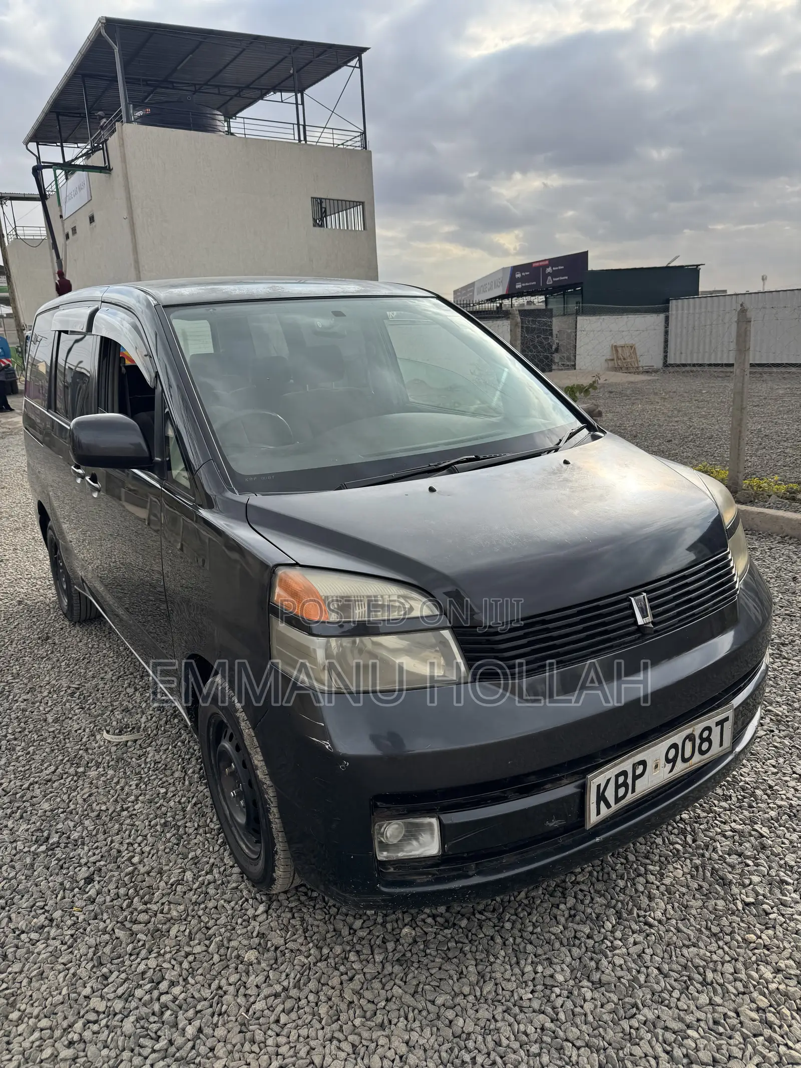 Toyota Voxy X 2WD 8-Seater 2006 Black