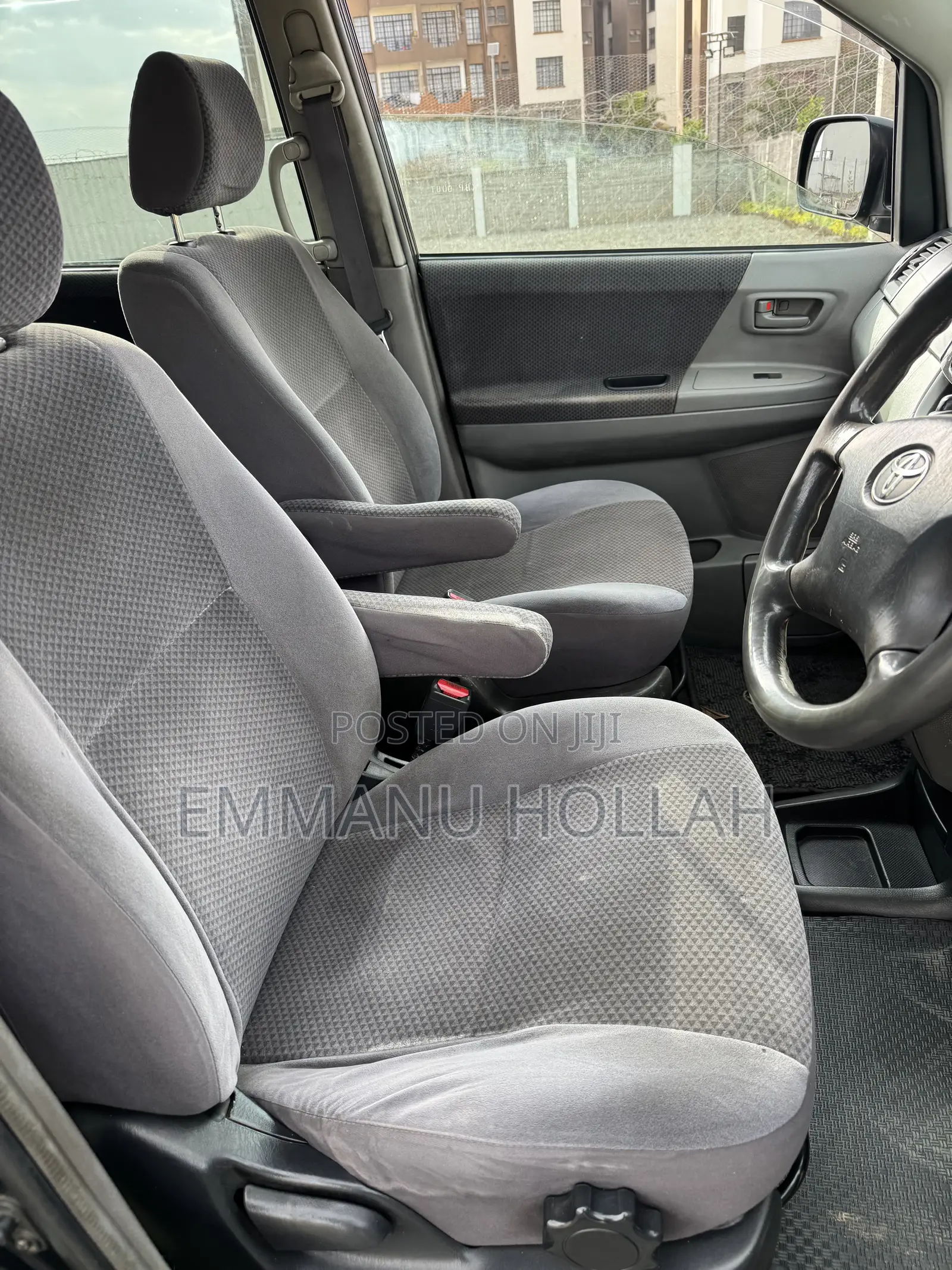 Toyota Voxy X 2WD 8-Seater 2006 Black
