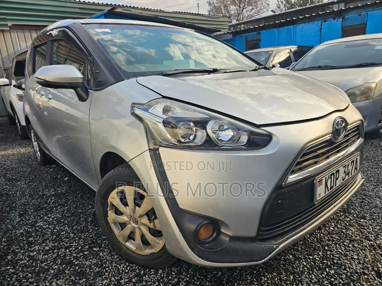 Toyota Sienta 2016 Silver