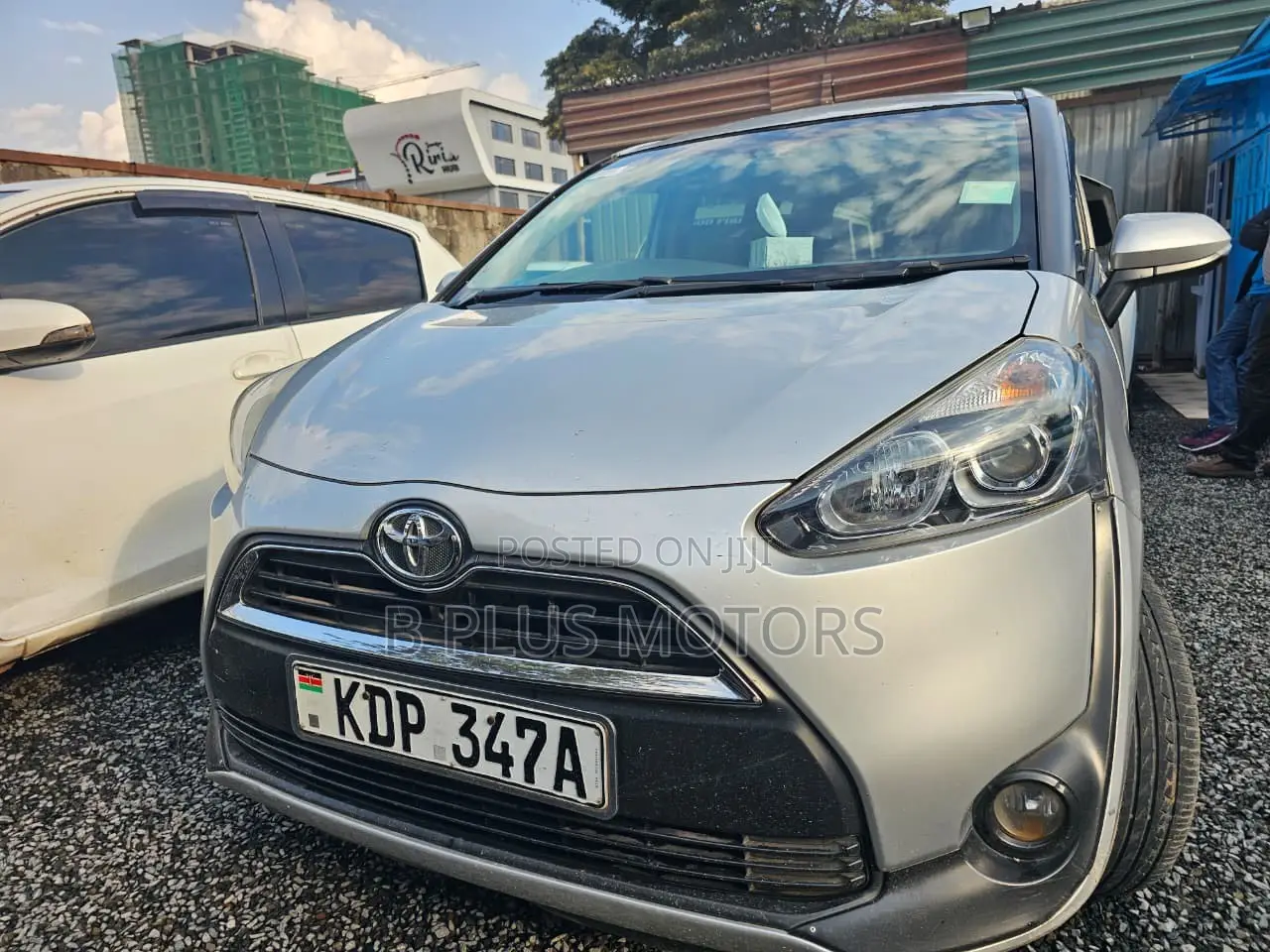 Toyota Sienta 2016 Silver