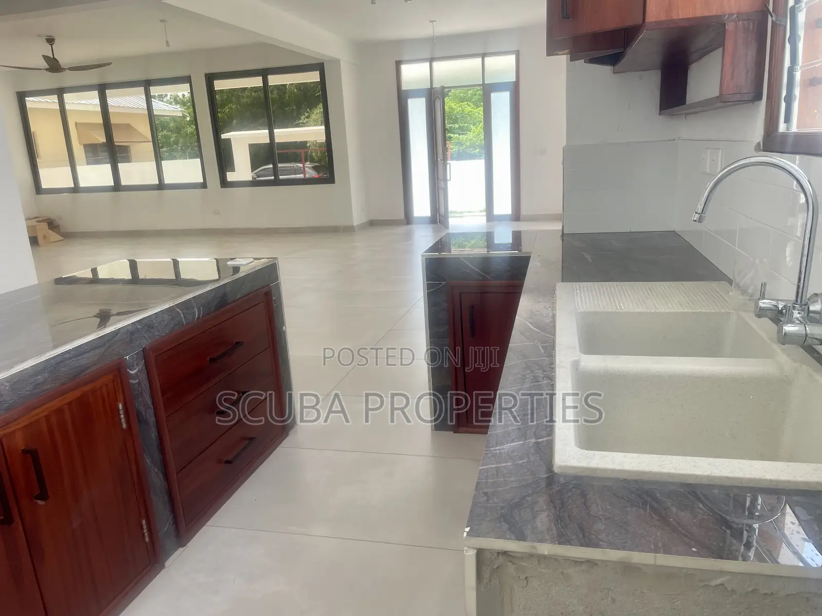 4bdrm House in Casuarina, Town Centre for sale