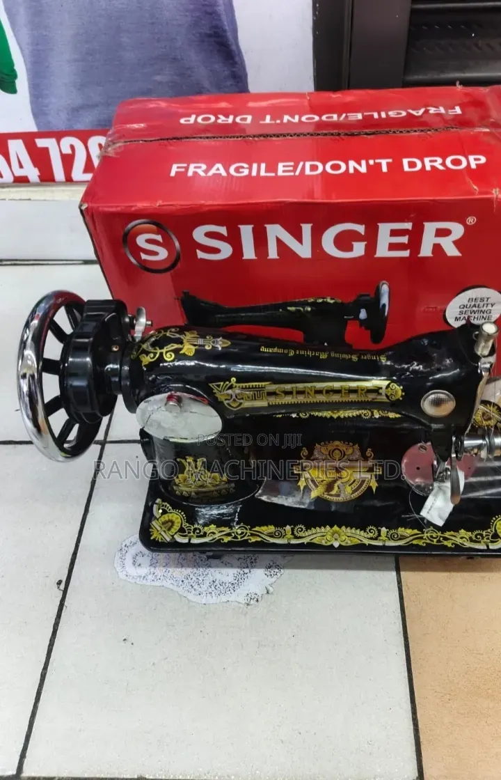 Singer / Sewing Machine