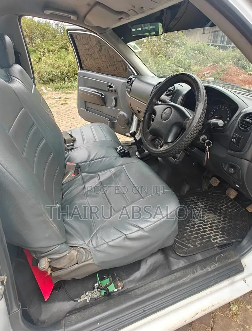 Isuzu D-MAX 2014 White