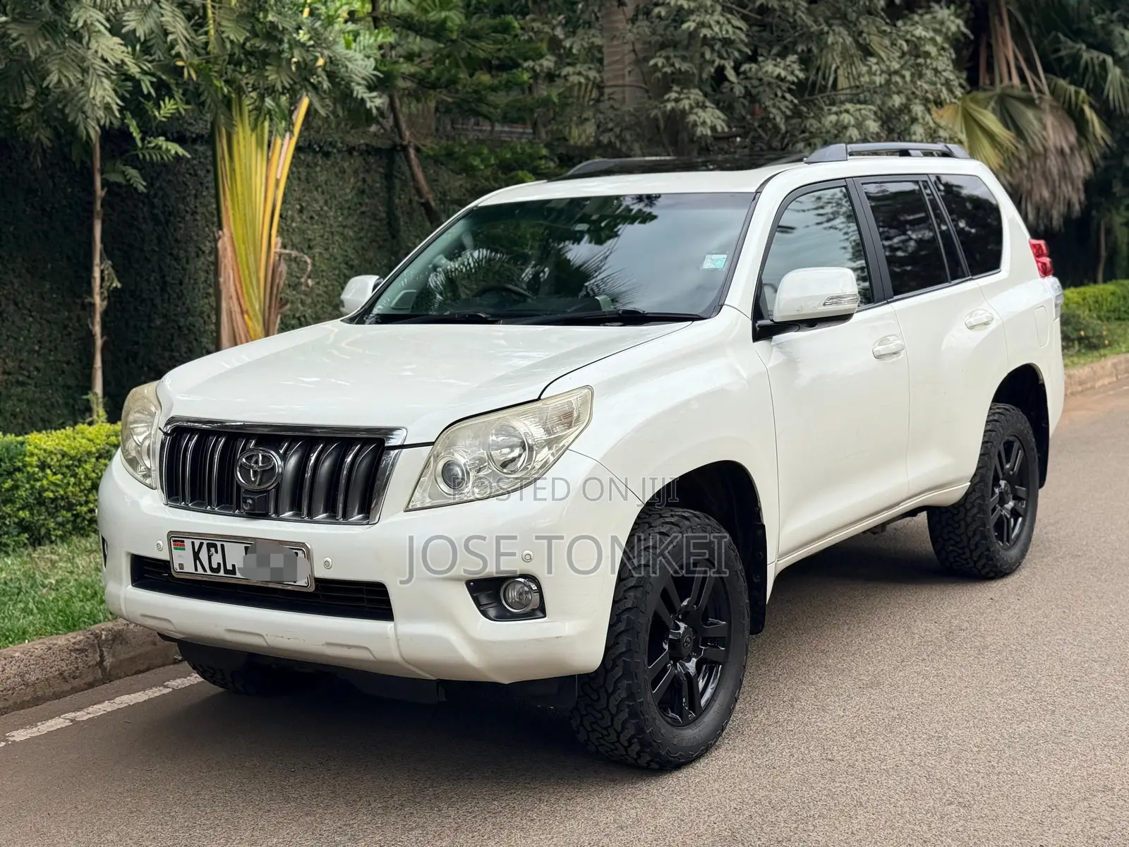 Toyota Land Cruiser Prado 4.0 Petrol TZ-G 2012 White
