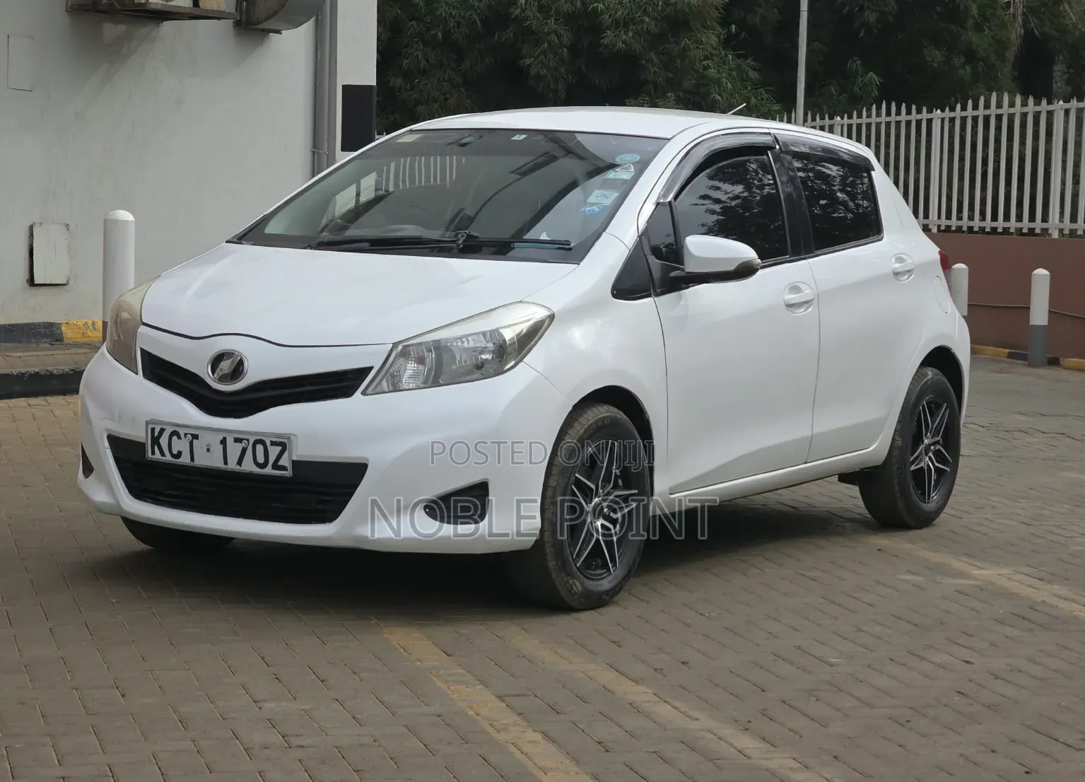 Toyota Vitz 2012 White