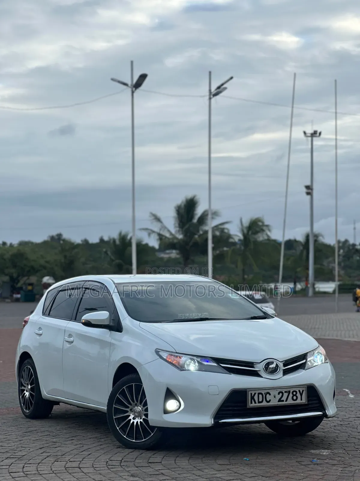 Toyota Auris 2013 White
