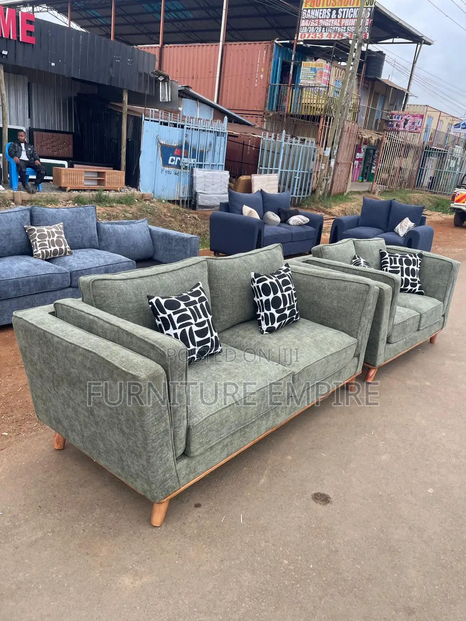 5‐Seater 3+2 Green Sofa Set With Cushions