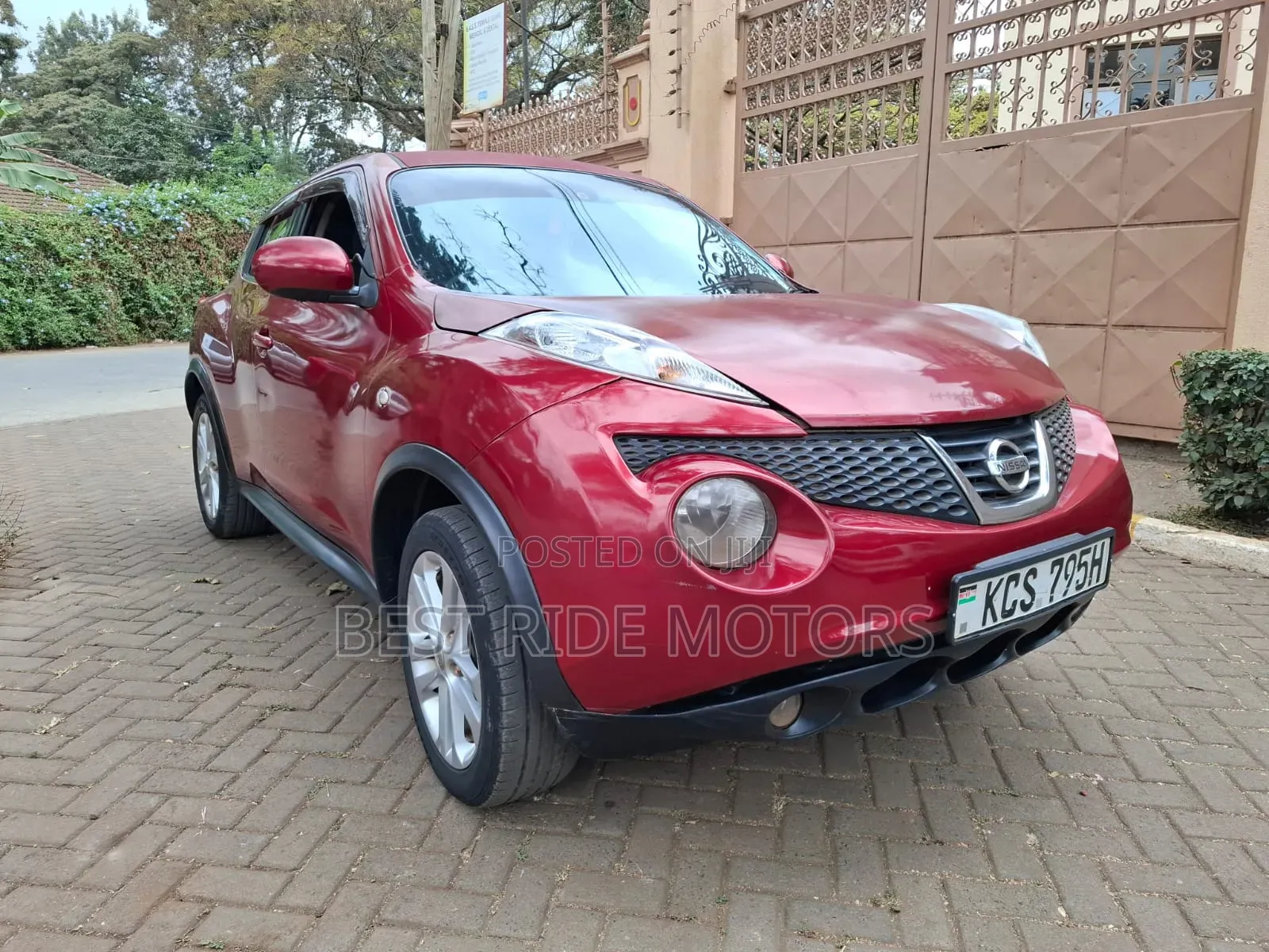Nissan Juke 2011 Red