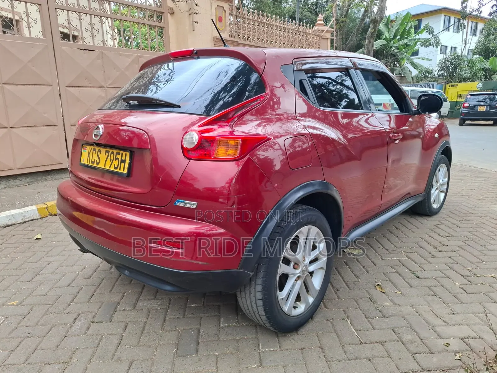 Nissan Juke 2011 Red