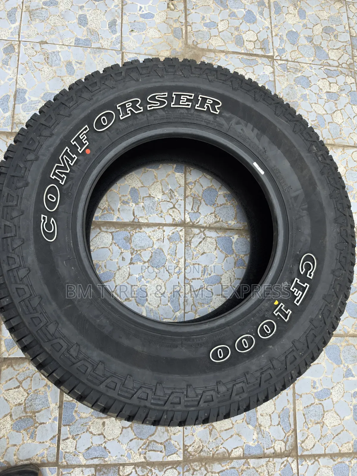 285 /70 R17 Comforser Tires (All Terrain) Cf 1000.
