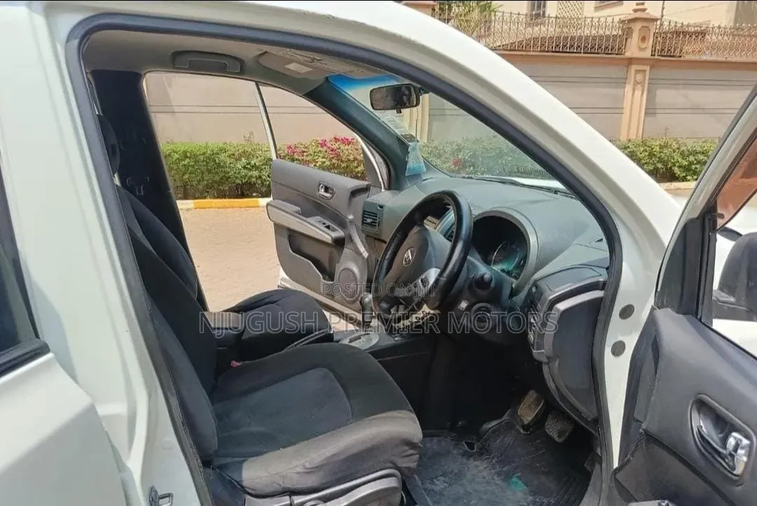 Nissan X-Trail 2011 White