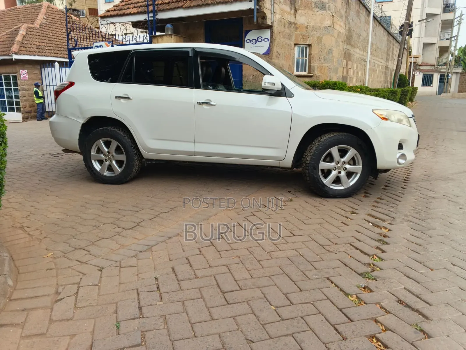 Toyota Vanguard 2010 White