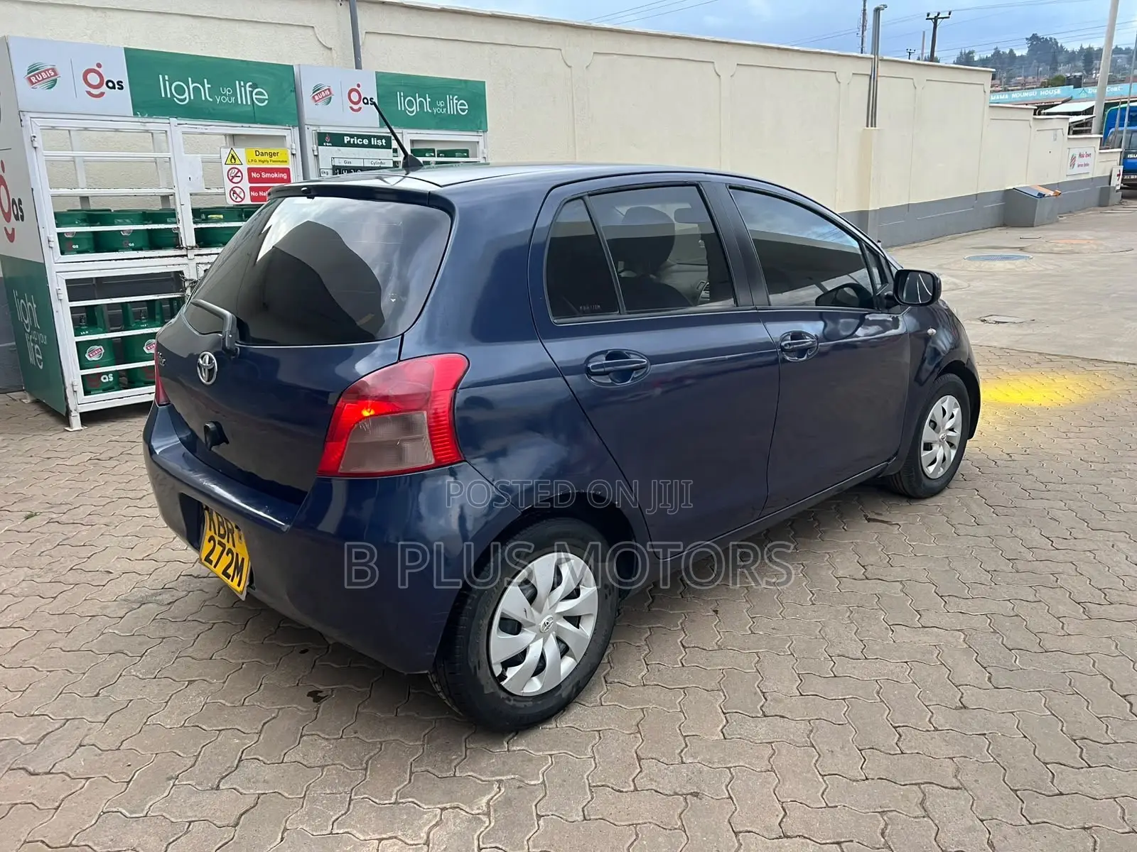 Toyota Vitz 2005 Blue
