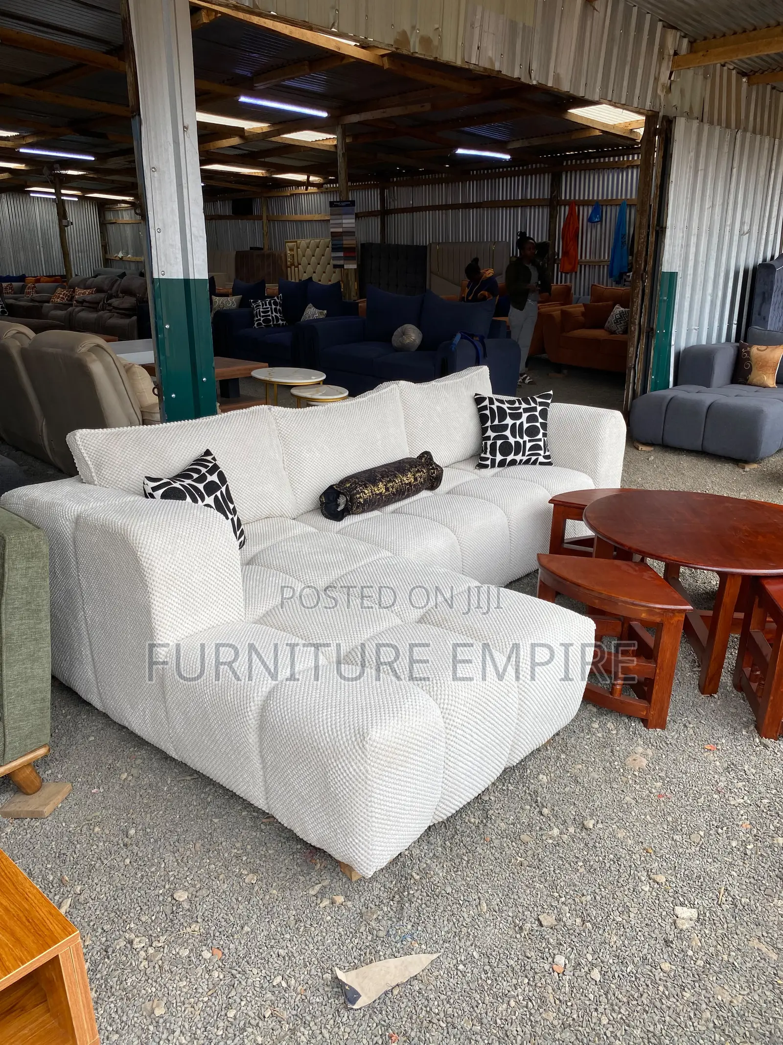 6 Seater L‐Shaped White Bubble Sofa With Cushioned Back