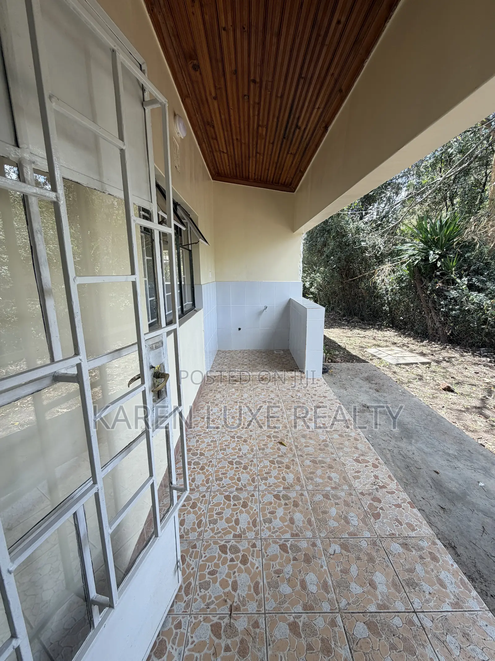 4bdrm Bungalow in Karen for rent