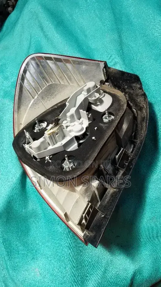 Tail Lamp Rh BMW 1series Ue16 2010