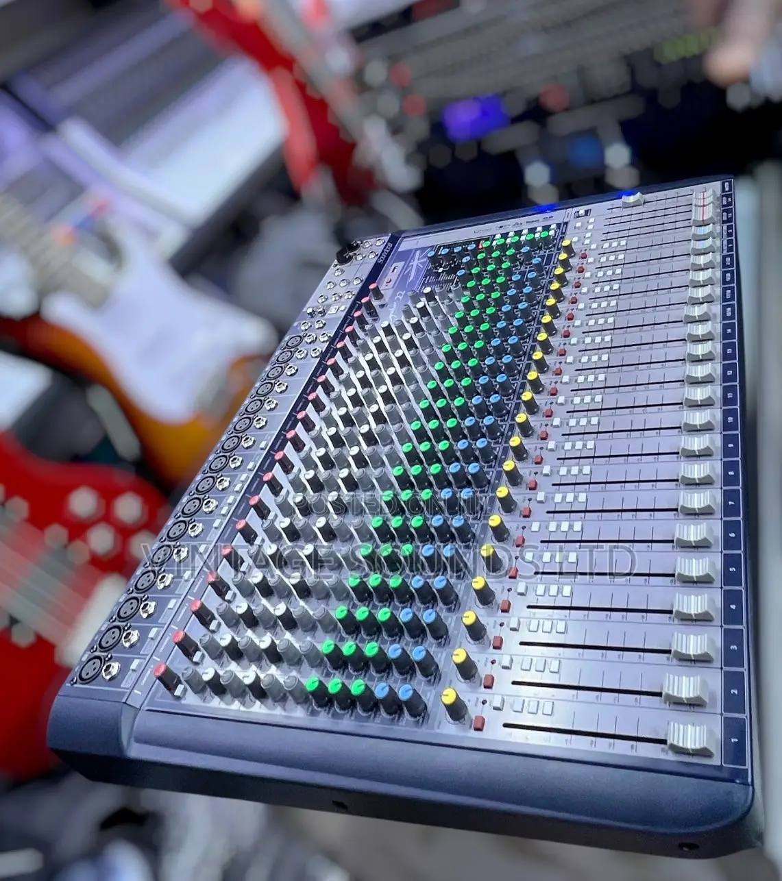 Soundcraft Signature 22-Channel Analog Mixer With Lexicon FX