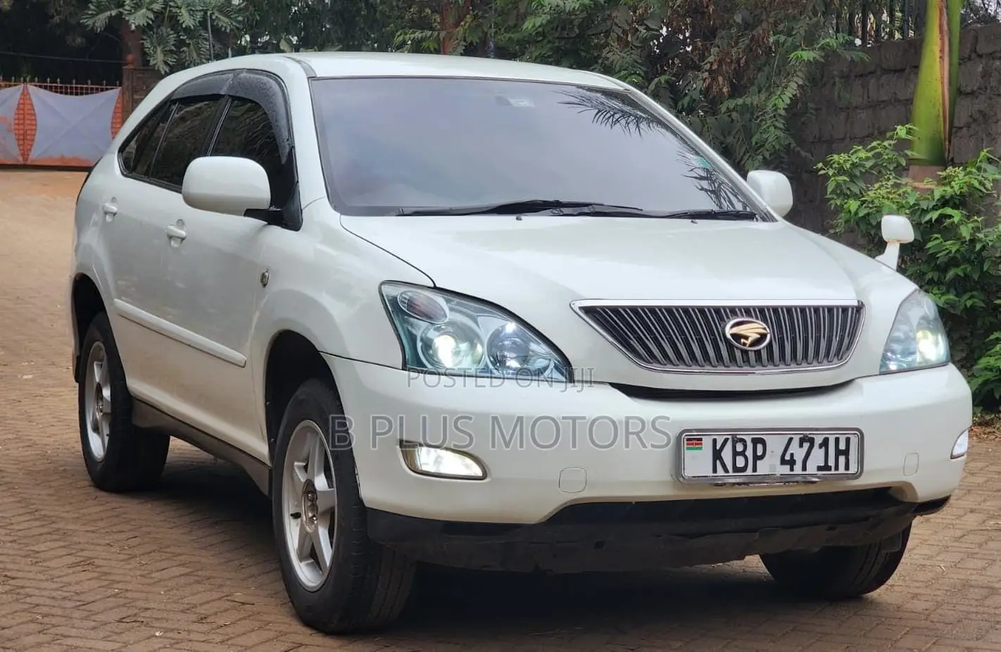 Toyota Harrier 2005 White