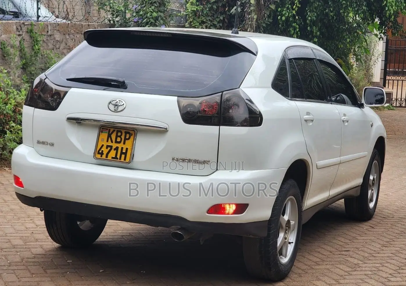 Toyota Harrier 2005 White