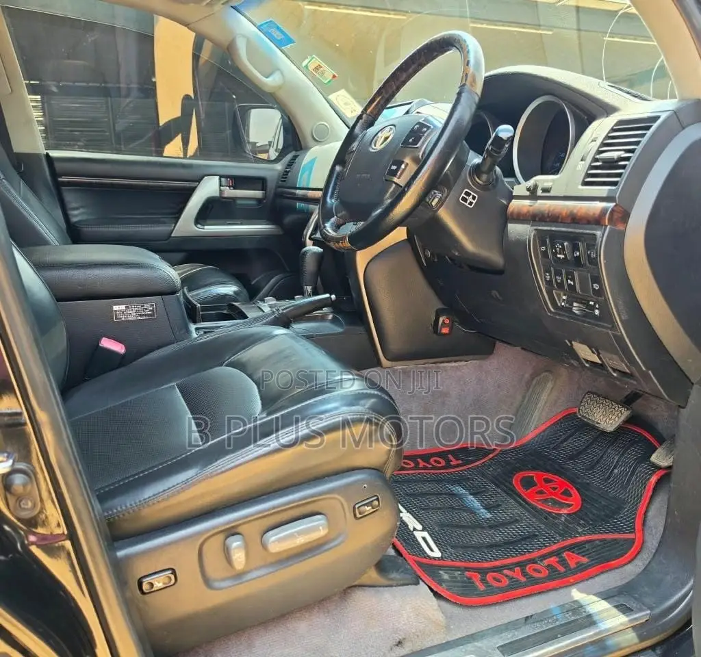 Toyota Land Cruiser 2011 Black
