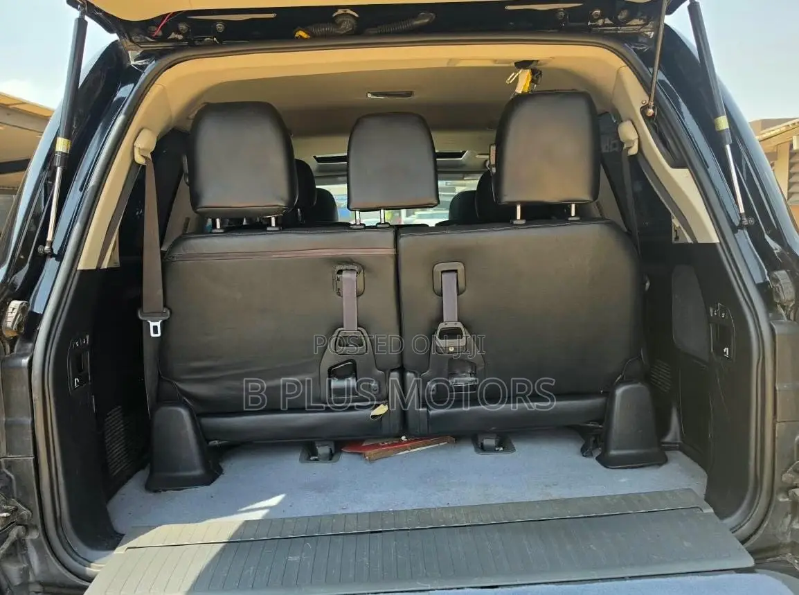 Toyota Land Cruiser 2011 Black