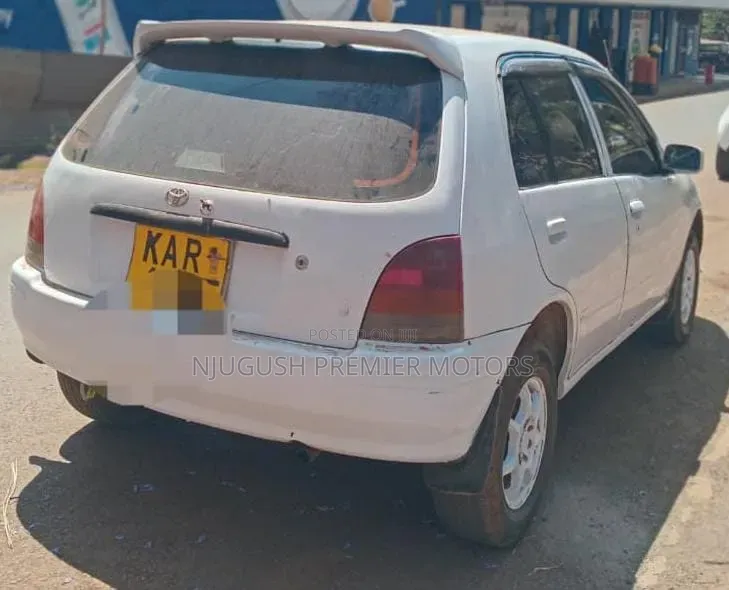 Toyota Starlet 1999 White