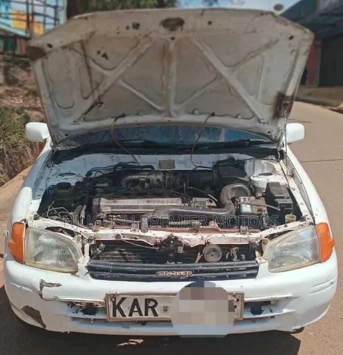 Toyota Starlet 1999 White