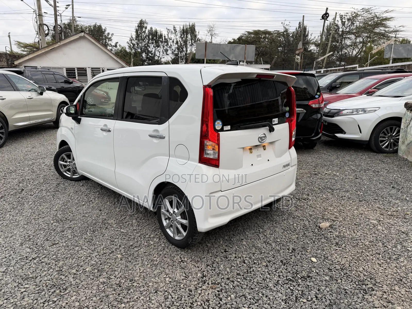 Daihatsu Move 2021 White