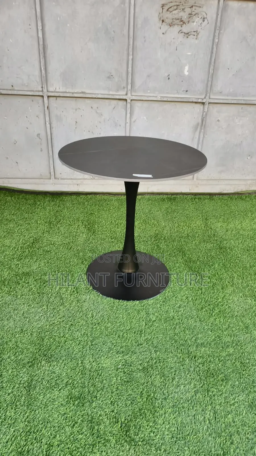 Luxury Black Round Marble-Top Pedestal Dining Table