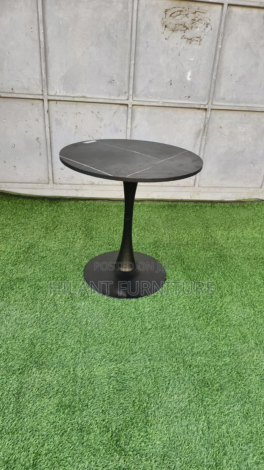 Luxury Black Round Marble-Top Pedestal Dining Table