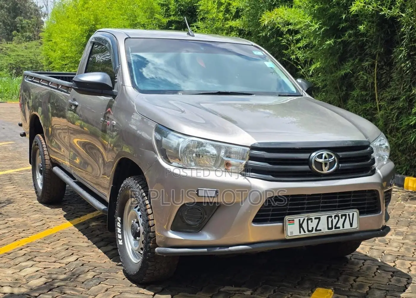 Toyota Hilux 2020 Gray