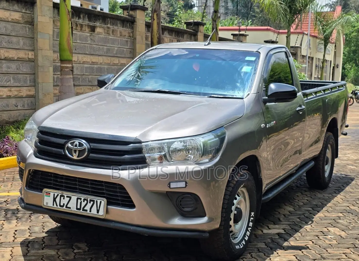 Toyota Hilux 2020 Gray