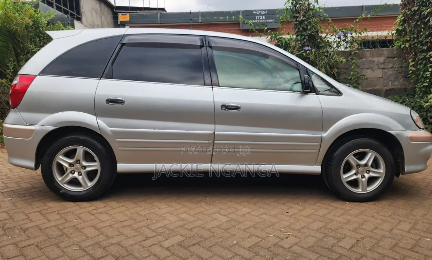 Toyota Nadia 2001 Silver