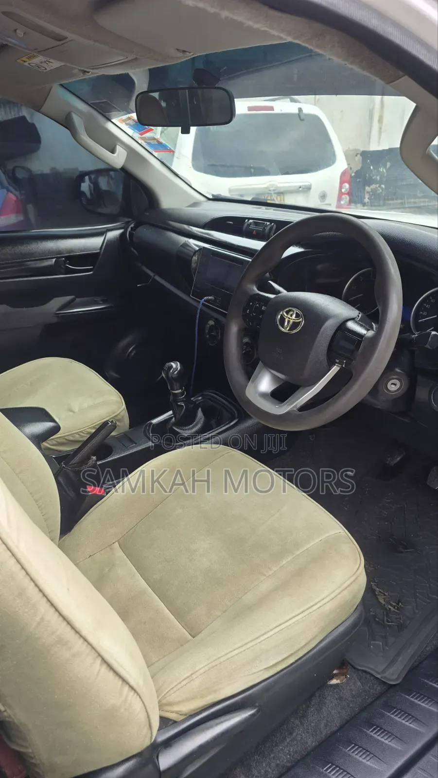 Toyota Hilux 2019 White
